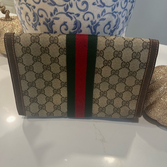 EUC Gucci clutch - Picture 2 of 4